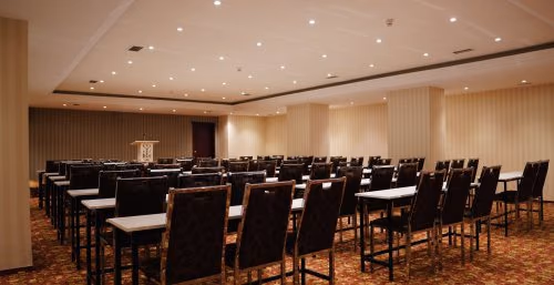 Dafne Hotel toplantı salonunda sınıf düzeni