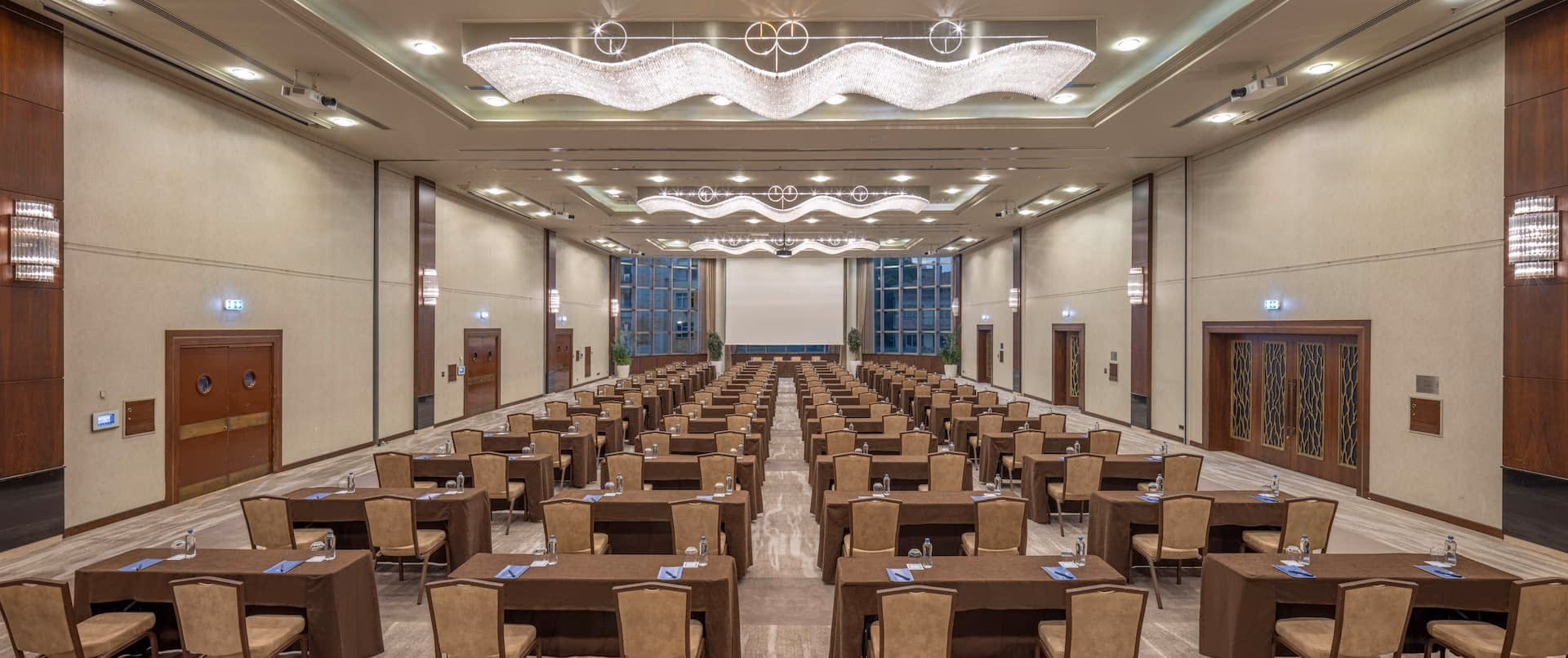 Ankara HiltonSA Kavaklıdere Ballroom sınıf düzeni
