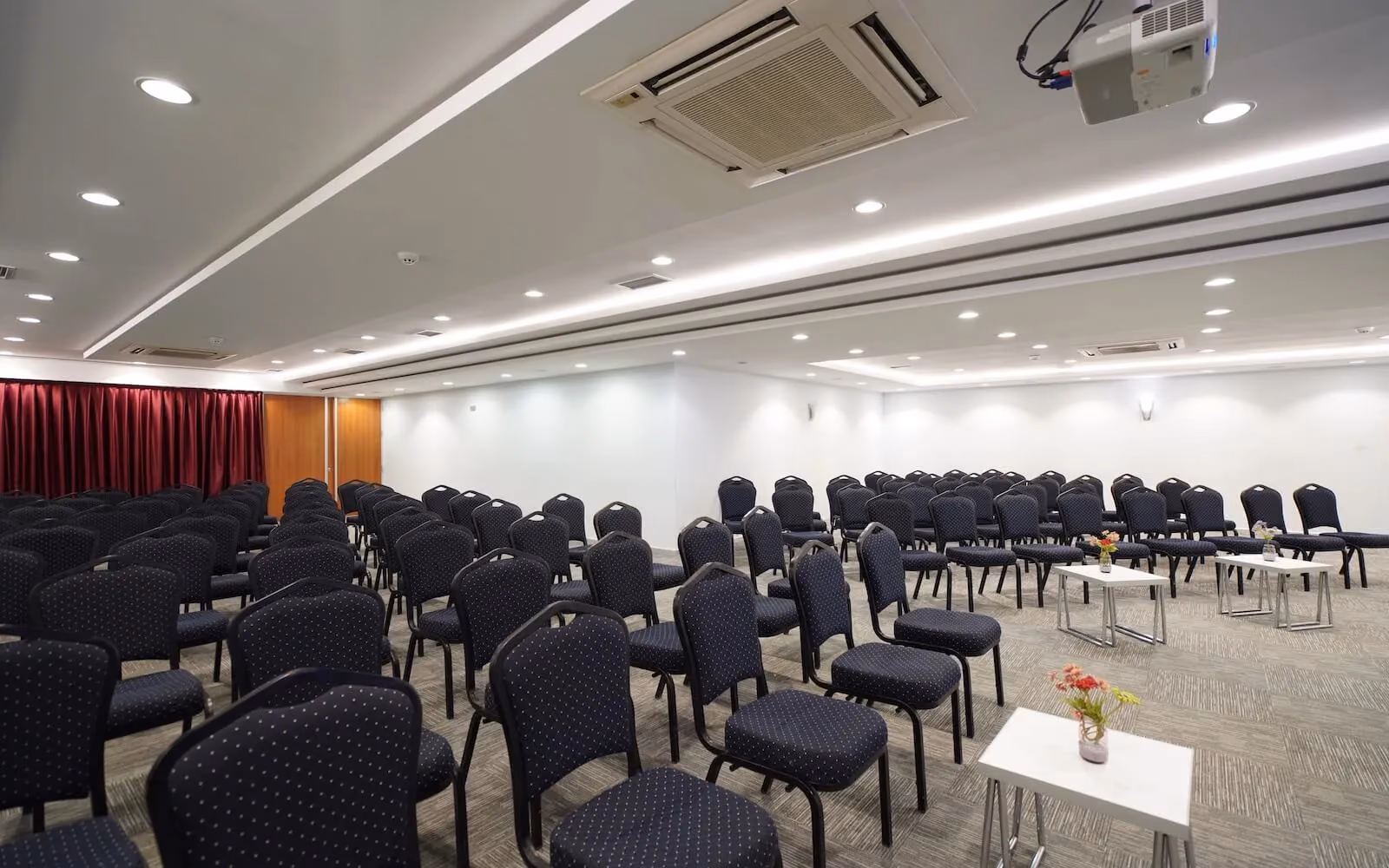 Hattuşa Hotel Ankara Hattuşa 1 toplantı salonunda konferans düzeni