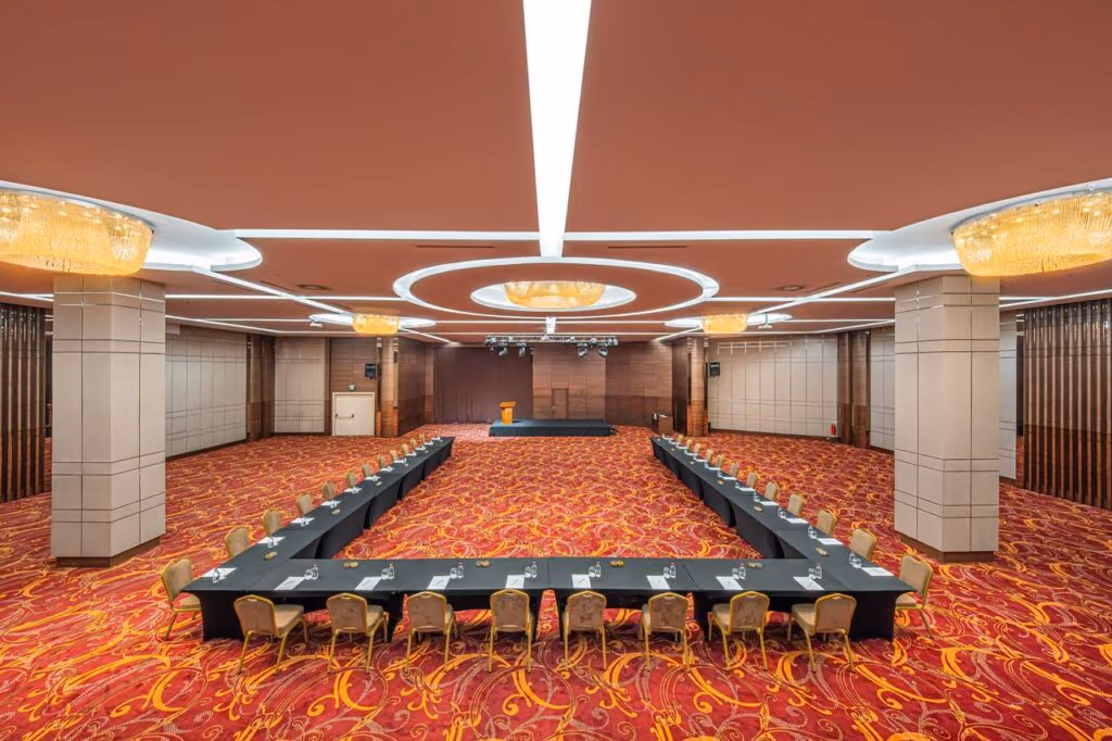 Holiday Inn Ankara Çukurambar London Salonu toplantı düzeni